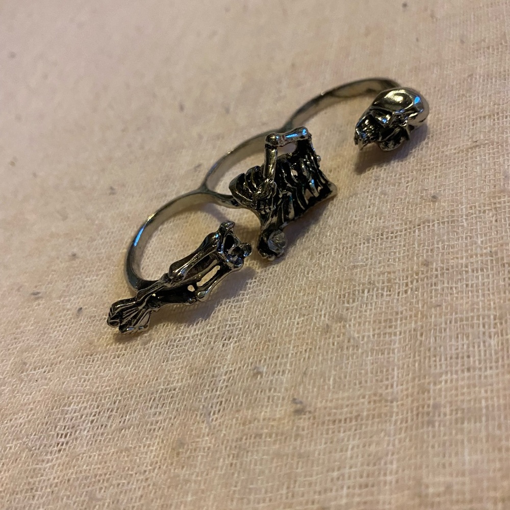 Skeleton knuckle ring - Picture 4 of 4